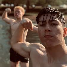 Merry Christmas Eve from the Peanut Gallery 🎄🎅🏻🤶🏽