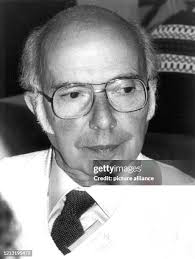 17 Renato Dulbecco Stock Photos, High-Res Pictures, and Images