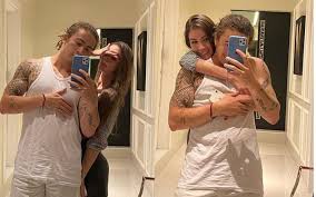 Maria lina deggan é a nova eleita de. Whindersson Nunes Leva Nova Namorada Para Conhecer A Familia Dele No Piaui Noticias Sobre Famosos Giro Marilia Noticias