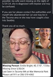 Holly Doering's Instagram, Twitter & Facebook