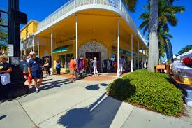 Lots Of Variety On 5th Ave S In Olde Naples Lovingnaplesfl Dorenenaples Naples Fl Naples Street View