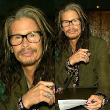 I made a fanart of Steven today, I wish that you like it! (Follow me in IG  for more drawings of Aerosmith or another rock bands:  https://www.instagram.com/ntdr_z/profilecard/?igsh=OXgwdm8wemEwdHQ1 I would  be so happy