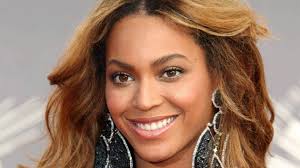 Beyoncé est enceinte de jumeaux, le web s'emballe