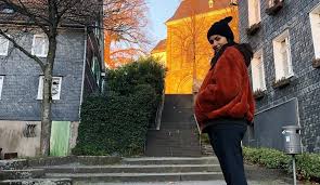 Bir magazin programında çıkan habere göre, ünlü oyuncular burak özçivit ve fahriye evcen çifti bebek mi bekliyor? Hamile Olan Fahriye Evcen Karnini Gizledi Magazin Haberleri