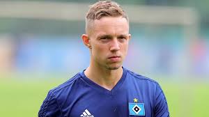 Sonny kittel (born 6 january 1993) is a german footballer who plays as a left winger for german club hamburger sv. Meiendorfer Sv Gegen Hamburger Sv Live Im Tv Und Livestream Sehen Sportbuzzer De