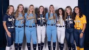 Reynolds and Grimes Named to All-Region First Team