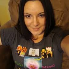 Daphne Winters's Instagram, Twitter & Facebook