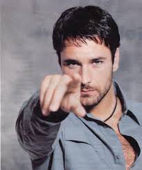 Raoul bova se stal idolem mnoha italských teenagerů a v časopise class byl vyhlášen jako nejkrásnější muž itálie. 600full Raoul Bova Jpg 419 500 Pixels Raoul Bova Raoul Gorgeous Men