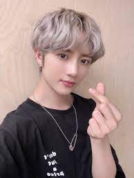College boy hairstyle is a popular throwback from late 90's to early 2000's. On Twitter I Like Boys With Curly Wavy Hair Now