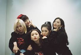 Irene, seulgi, wendy, and joy. Red Velvet Hold Only Finale Fansign And Give Updates On Wendy Thestandom
