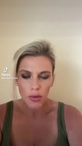 Lee Thaxton's Instagram, Twitter & Facebook