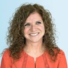 Laura Munro's Instagram, Twitter & Facebook