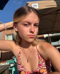 sophia :) (@sophia.burtttt) • Instagram photos and videos