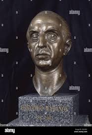 Twentieth century sculpture hi-res stock photography and images