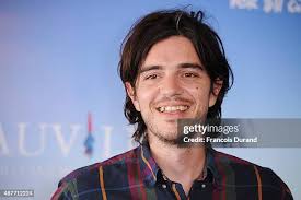 12 Photos & High Res Pictures