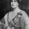 Regina elisabeta a româniei, patroană a artelor, unul dintre cele mai culte suflete ce a respirat acum 150 de ani pe plaiurile mioritice, a fost prima femeie din lume care a realizat un testimonial pentru.mașini de scris, înainte de 1900!!! 1