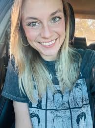 Sofia Swanson's Instagram, Twitter & Facebook