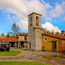 Val'quirico es un desarrollo inmobiliario y un complejo turístico a la vez, construido en los vestigios de la hacienda santa agueda, en el estado de tlaxcala. Val Quirico El Pueblo Mexicano Que Acaba De Nacer Mexico Desconocido
