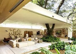 Modern house plans feature lots of glass, steel and concrete. 12 Inspirasi Desain Rumah Tropis Modern Yuk Bikin Hunian Nyaman Seperti Ini Rumah123 Com