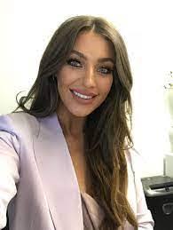 Donna Marro's Instagram, Twitter & Facebook