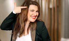 Η κατερίνα βρανά μιλά στην «κ» για την πρωτοχρονιάτική της καινούρια παράσταση με τίτλο «καλή βρανοχρονιά» που θα μεταδοθεί διαδικτυακά στις 28/12. Katerina Zarifh Eidame Gwnies Toy Spitioy Ths Kai Trela8hkame Photos Gossip Tv Gr