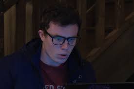 Emmerdale's grieving Vinny rejects Mandy as he latches onto poker