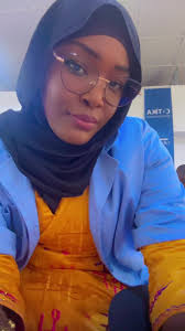 Marie Khone Faye Avec Le Voile