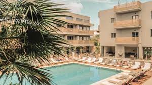 Kiosks with a wide variety of local products are in the evening, show cooking events also take place. The Z Club Chersonisos Hersonissos Holidaycheck Kreta Griechenland