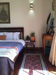 30 Relaxing Modern Bedroom Design Decorating Ideas With Indian Style Trendhmdcr Indian Bedroom Design Indian Interior Design Indian Bedroom Decor