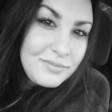 Davina Marin's Instagram, Twitter & Facebook