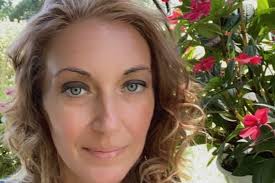 Fundraiser for Amanda Burton by Mary Buckler : Let's all pull together for  Amanda!!!