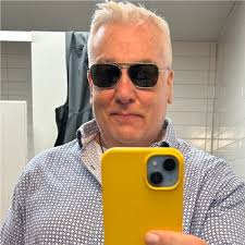 We are thrilled to announce our new technology, #ZEISS ClearView  #SingleVision lenses represents a milestone in optics and aesthetics of  Standard Single Vision lenses.