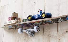 Les étagères murales sont imbattables pour ranger toutes sortes d affaires à la achat etagere murale chambre à prix discount. 1001 Idees Pour Transformer Sa Planche En Etagere Skateboard