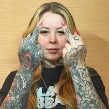 BOOKING APRIL @ BEE TATTOO ⭐️ www.lindseebeetattoo.com