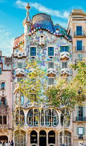 Following our recent trip to barcelona and our fascination with the the architecture and the history that is found in. Saint George S Day Legends Roses And Books Casa Batllo