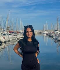 Quién es Claudia Bavel, la creadora de contenidos para adultos relacionada  con Iker Casillas y Joaquín Sánchez