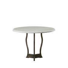 The saarinen outdoor dining table uses outdoor finishes and connections suitable for all weather conditions so you can take this classic design outside. Promemoria Erasmo Outdoor Dining Table