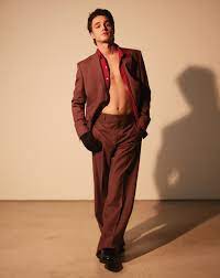 Escucha la radio de los 40 y conoce la mejor música y artistas del momento. Pol Granch Don T Stop Him Now Vanidad