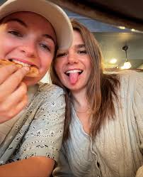 Michelle Veillon's Instagram, Twitter & Facebook