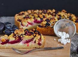 Den kuchen auf mittlerer schiene für ca. Zwetschgen Kuchen Mit Pudding Und Streuseln Die Cremeschicht Wird Gleich Mitgebacken Preppie And Me