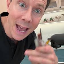 Billy Dearing's Instagram, Twitter & Facebook