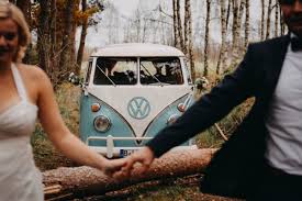 Hochzeitsauto just married zum ausdrucken | hochzeit / just married auto malvorlage auto just married june 18 2018 admin das hochzeitsauto cabrio 4x autofahne just married. Hochzeitsauto Mieten Vw Bulli Mit Chauffeur T1 T2 Oldtimer Aus Berlin