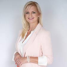 Zuzana chmelová martinengova 1 bratislava 811 02 (od: Starostka Kourimi Spachala Sebevrazdu Skocila Z Okna Uradu Denik Cz