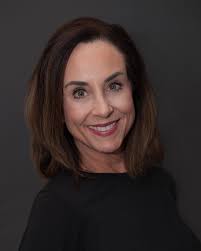 Leslie Whitehead's Instagram, Twitter & Facebook