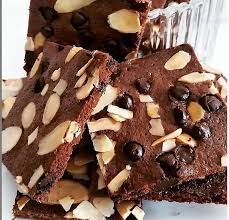 Kombinasi rasa coklat dan kacang badam rangup, memang sedap sangat. Resepi Biskut Almond London Guna Nestum