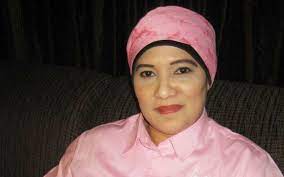 Jemaah majlis diraja johor mengesahkan bahawa gelaran datin padukawirawati negara ke atas sharifah mazlina syed abdul kadir sudah ditarik balik pada tahun 2010. Sultan Johor Larang Wirawati Negara Guna Gelaran Datin Paduka Free Malaysia Today Fmt