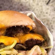 قريبا في مكة Pa Twitter سيتم اليوم إفتتاح مطعم كريف برجر من بعد صلاة المغرب وحتى نفاد الكمية للأفراد والعائلات العوالي شارع الجفالي مكة المكرمة Https T Co Ungo81p4vr Https T Co Pqz5mmqwmn