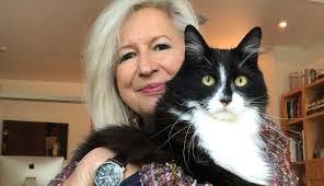 Iris Melcher's Instagram, Twitter & Facebook