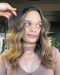 CARAMEL DRIZZLE 🍮 Low maintenance lived in hair colour for this beauty 💫  #caramelhair #caramelbalayage #balayage