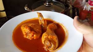 El pollo en salsa es un plato clásico. Pollo En Salsa Roja Receta Facil Youtube